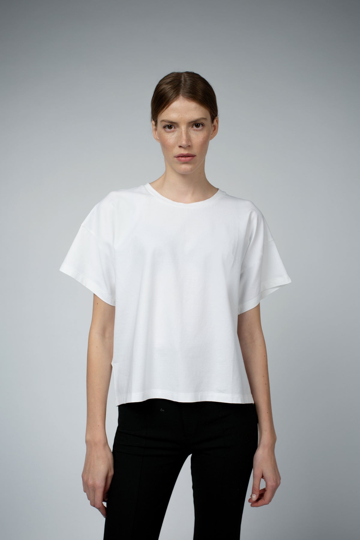 BEVIN ORGANIC COTTON BOYFRIEND T-SHIRT IN WHITE