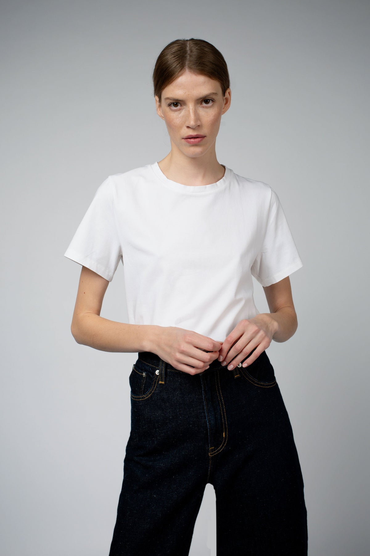 ADRY ORGANIC COTTON CREW NECK T-SHIRT IN WHITE