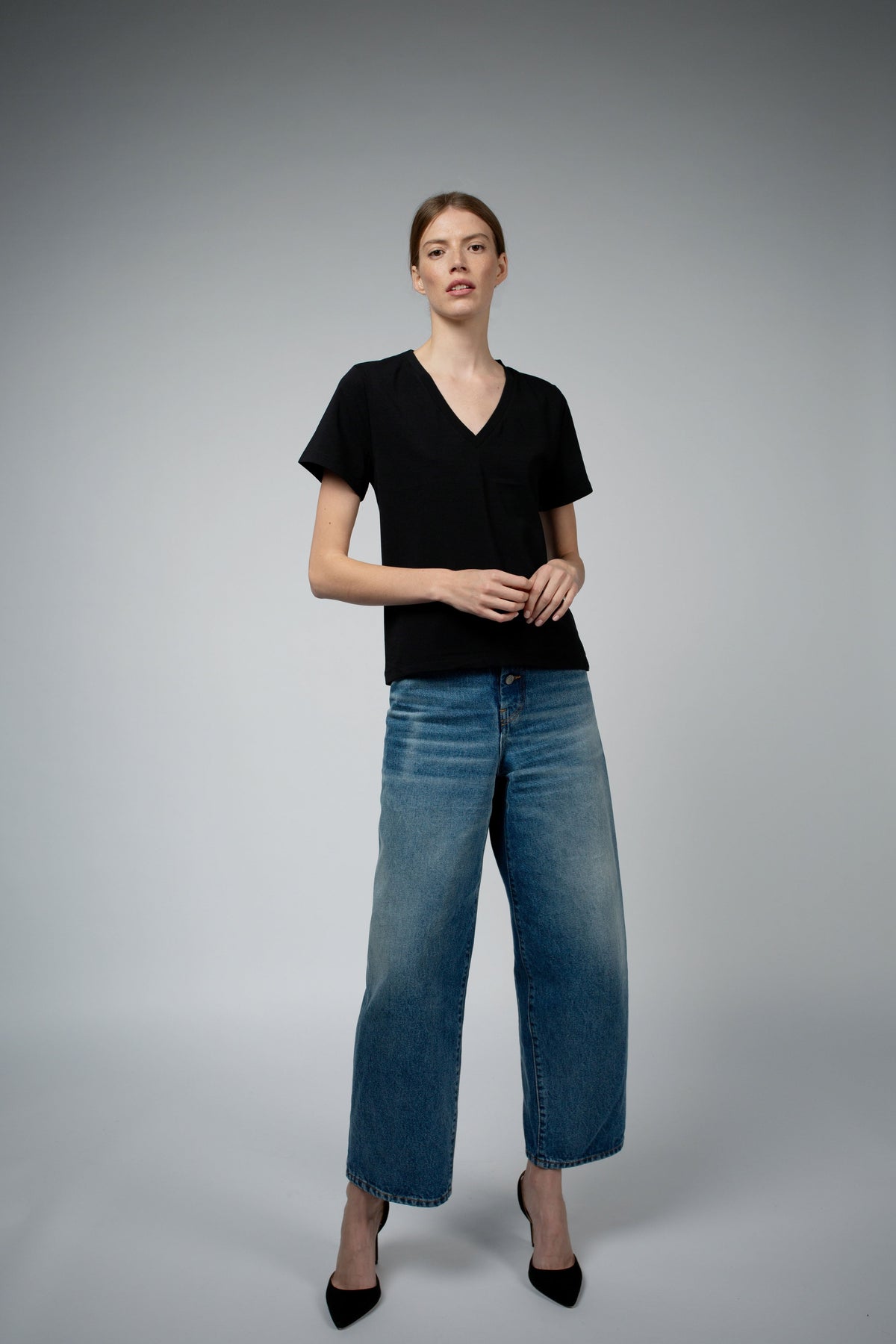 MAGDA ORGANIC COTTON V-NECK T-SHIRT IN BLACK