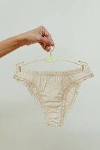 The natural frilly panties - 100% organic pima cotton