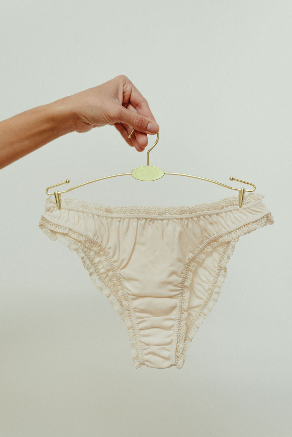 The natural frilly panties - 100% organic pima cotton