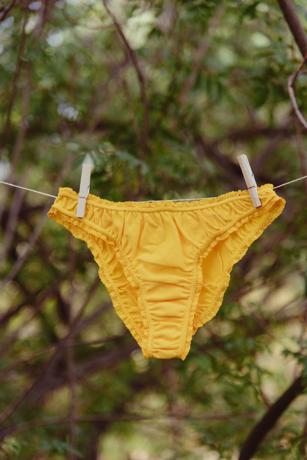 The yellow lemon frilly panties - 100% organic pima cotton